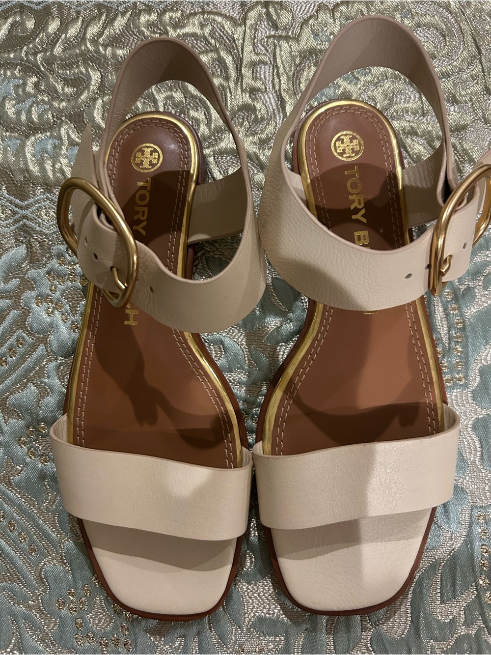 Tory Burch Cream Leather Block-Heel Ankle-Strap Sandals new without tags